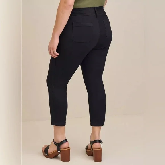 NWT TORRID Crop Aviator Skinny Stretch Twill Mid-Rise Black Pant - Picture 3 of 10